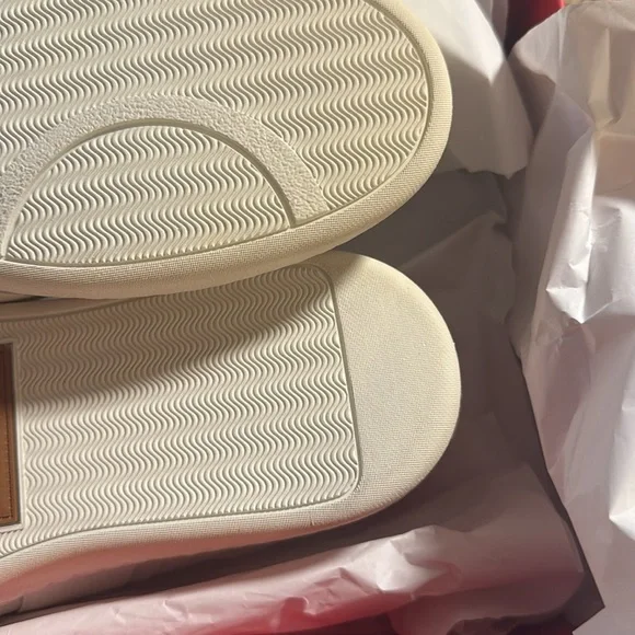 Salvatore Ferragamo Men's White and Red Sneakers - Picture 9 of 10